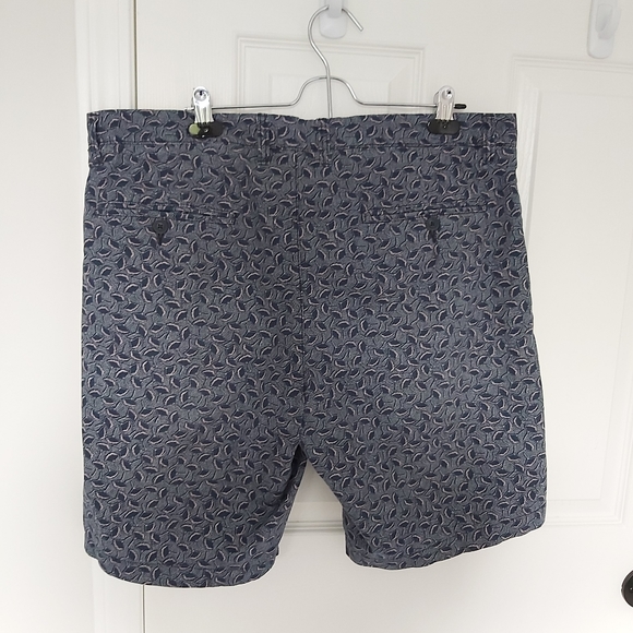 Mens H&M printed shorts size 36 - Picture 2 of 5